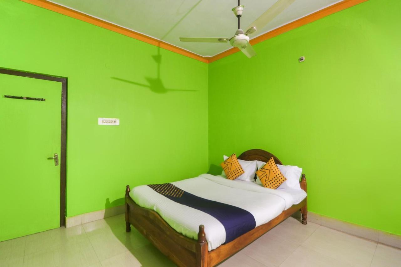 Spot On 65043 Hotel Kalinga Palace Kendrapara Exterior photo